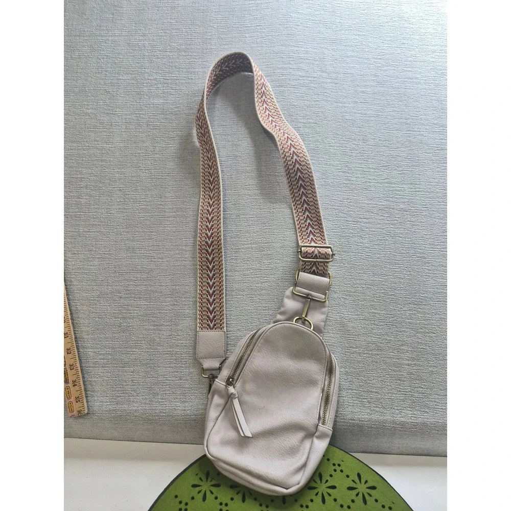 Urban Originals Anthropologie Crossbody Bag Womens Purple Removable Straps